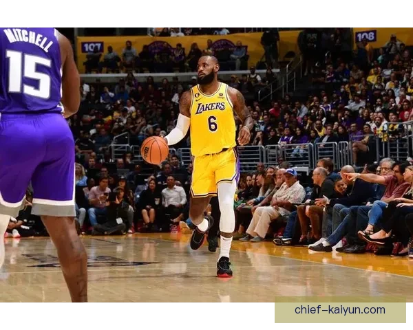 戴维斯近期比赛表现分析，状态稳健值得关注